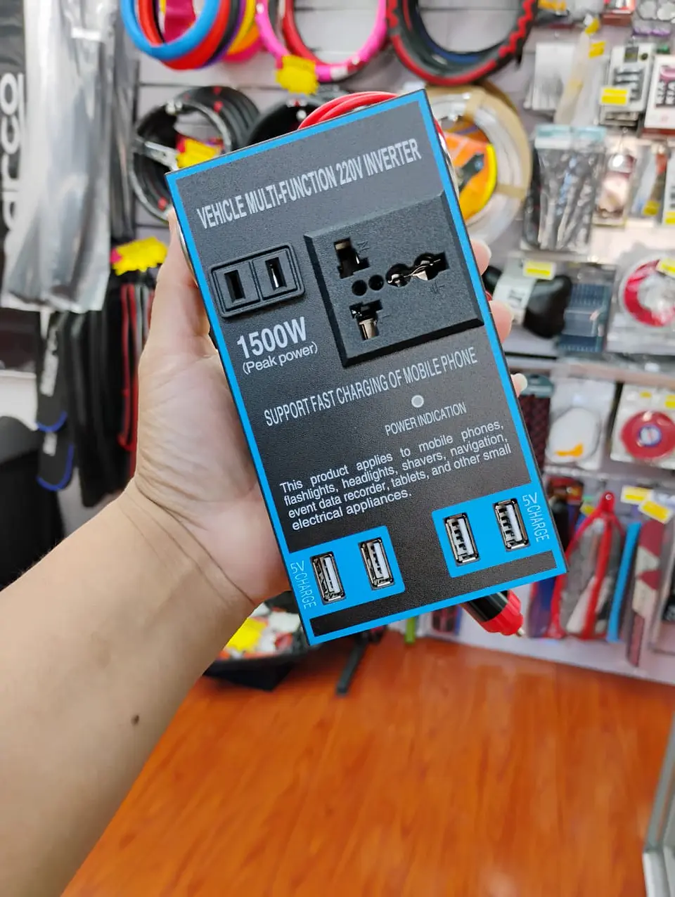 Inversor 1500W 12/24V a 110/220V con USB carga rápida 16