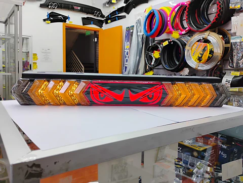 Luz trasera LED para camión 12/24V RGB freno giro 59cm ojos LED