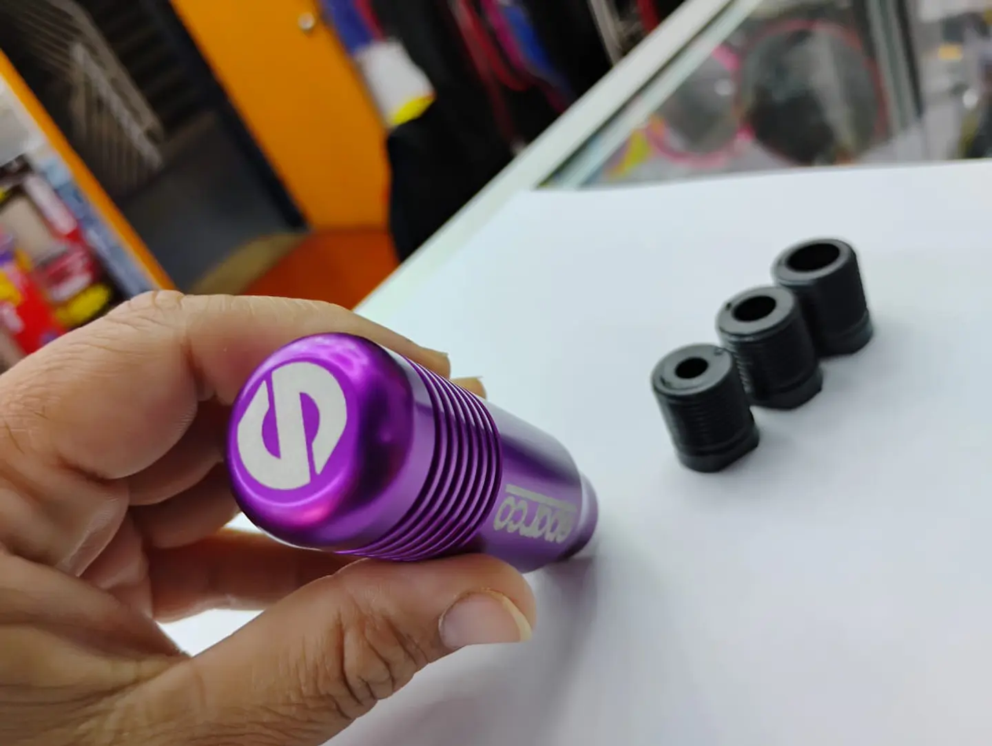 Pomo Perilla de cambio universal metalico 8.5cm Sparco Morado/purpura 9