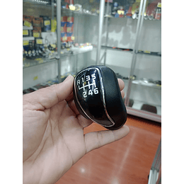 Pomo  perilla de Cuero para Palanca 6 Velocidades con reversa por primera negro con borde plata  🔥 Precio: $24990 pesos