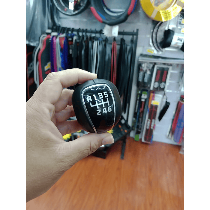 Pomo  perilla de Cuero para Palanca 6 Velocidades con reversa por primera negro con borde plata  🔥 Precio: $24990 pesos 10