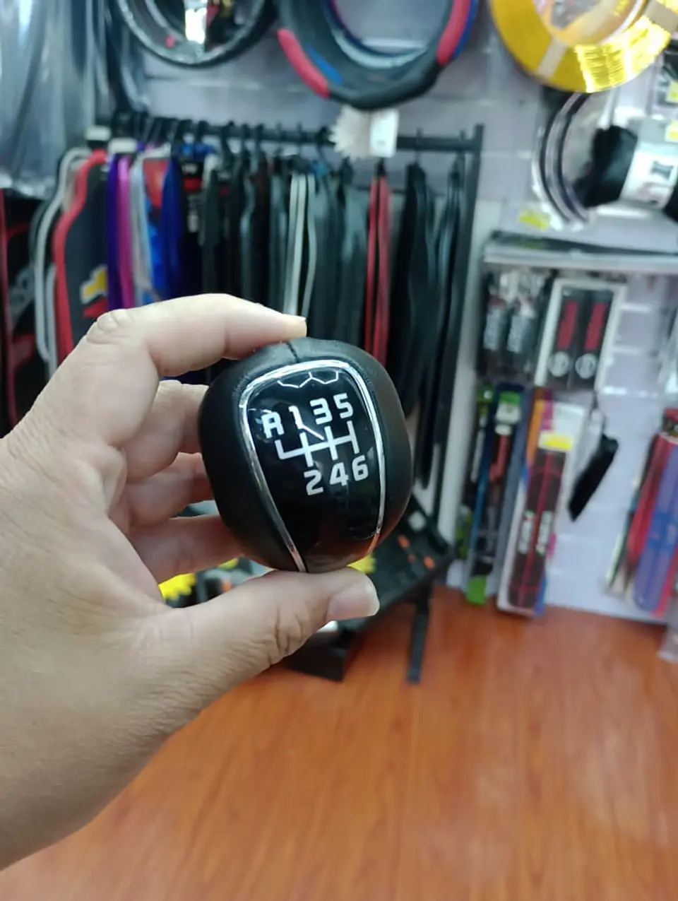 Pomo perilla de Cuero para Palanca 6 Velocidades con reversa por 10