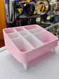 Organizador de plástico con compartimentos, diseñado típicamente - Miniatura 5