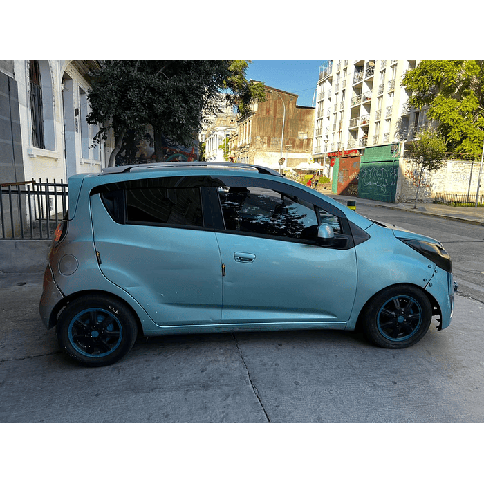 Bota Aguas de Acrílico 2mm plano Negro Brillante a Medida para Chervrolet Spark GT 2010 a 2016 10