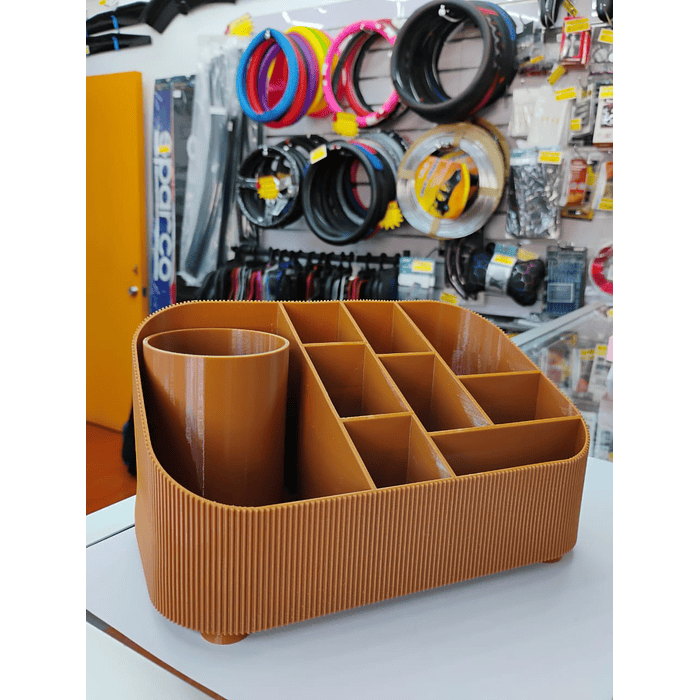 Organizador de escritorio o maquillaje con un diseño acanalado moderno  medidas 20cm x 12cm x 10.5cm x 5.5cm 3