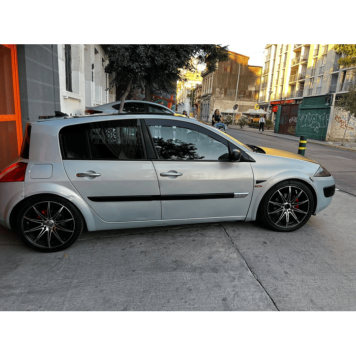 Bota Aguas de Acrílico 2mm plano Negro Brillante a Medida para auto Renault megane 2  de 2003 a 2009  3