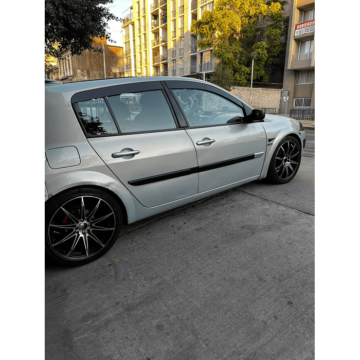 Bota Aguas de Acrílico 2mm plano Negro Brillante a Medida para auto Renault megane 2  de 2003 a 2009  5