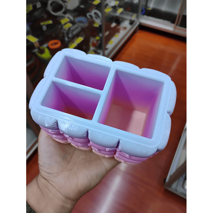 Organizador De Brochas Maquillaje Coquette Acolchado medidas 13.5cm x 9cm x 8.5cm 6