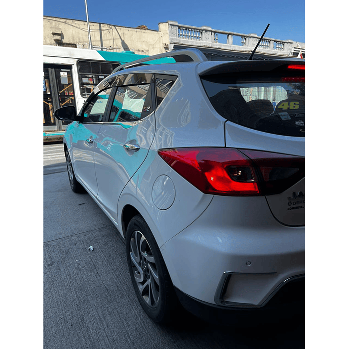 Bota Aguas de Acrílico 2mm plano Negro Brillante a Medida Jac S2 2015 a 2021 1