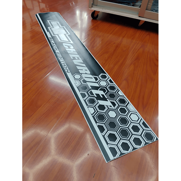  Stickers, estiquetas, Pegatina para parabrisas delantero de autos, pegatina con logotipo de Chevrolet color disponible: Negro medidas 130 x 20cm  1