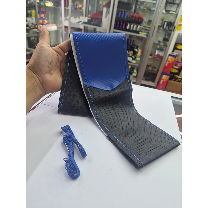 Funda Protectora para Volante diseño carbono azul con negro hilo azul 2