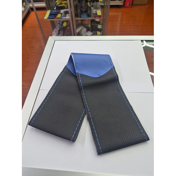 Funda Protectora para Volante diseño carbono azul con negro hilo azul 7