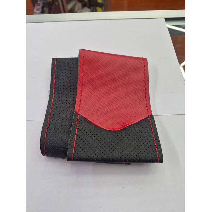 Funda Protectora para Volante diseño carbono rojo con negro hilo rojo 3