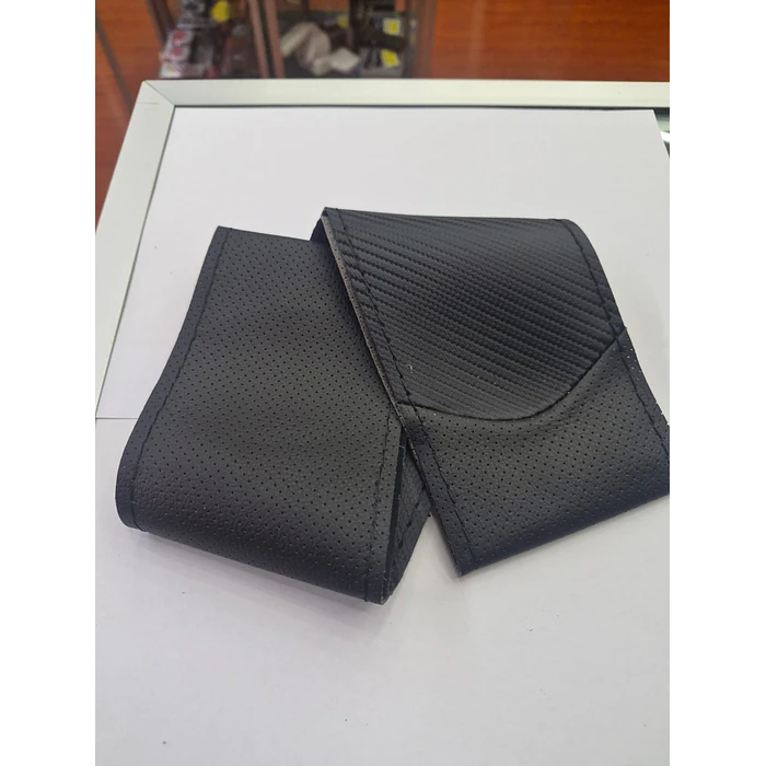 Funda Protectora para Volante diseño carbono ecocuero hilo negro 3