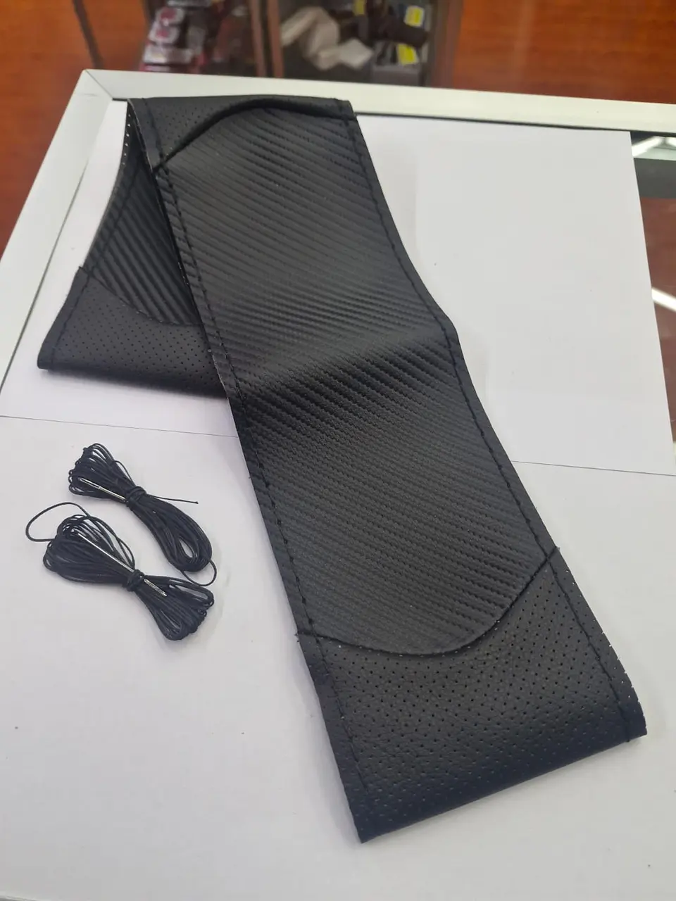 Forro volante hilo carbono negro cuero mate 4