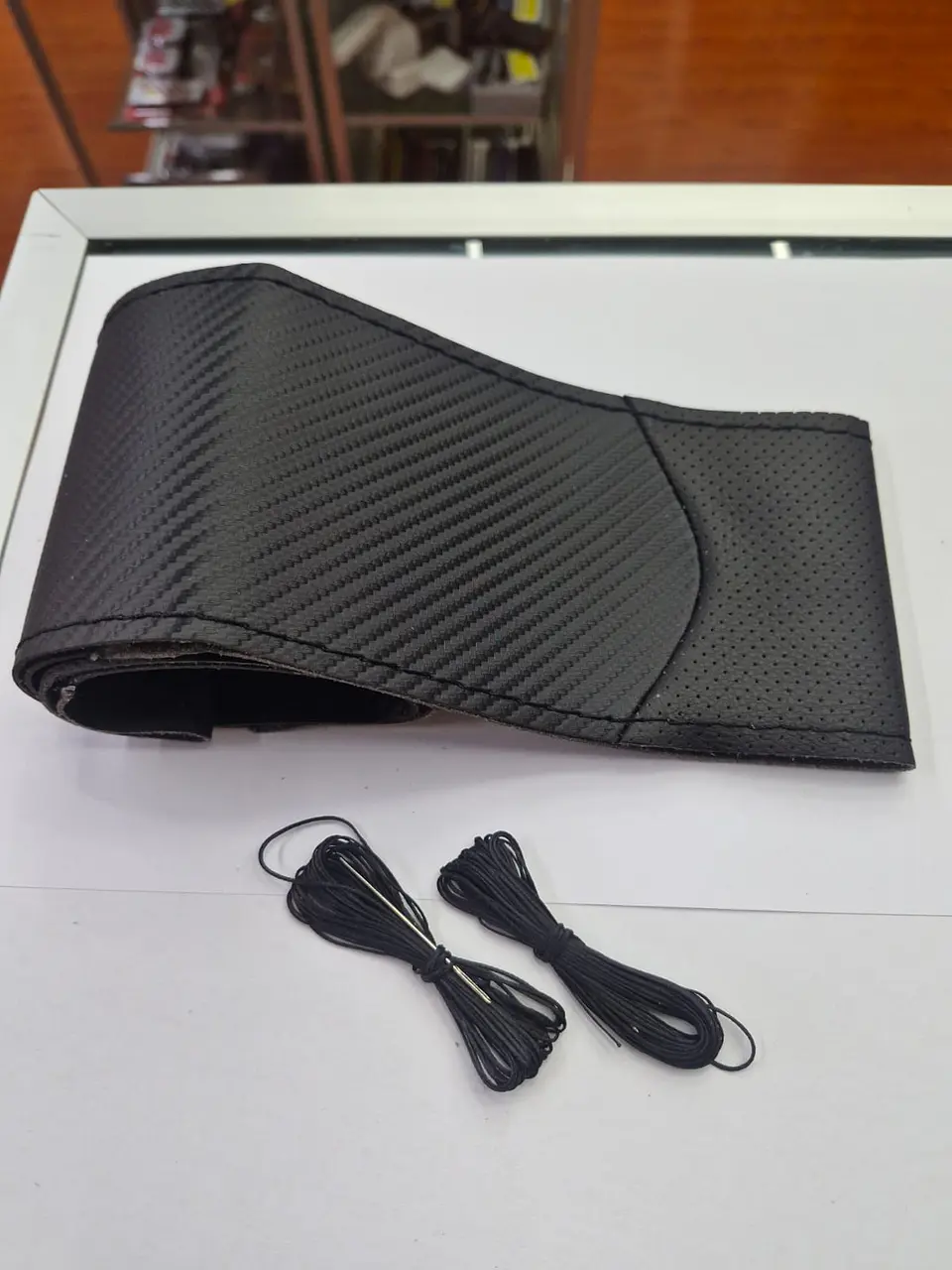Forro volante hilo carbono negro cuero mate 5