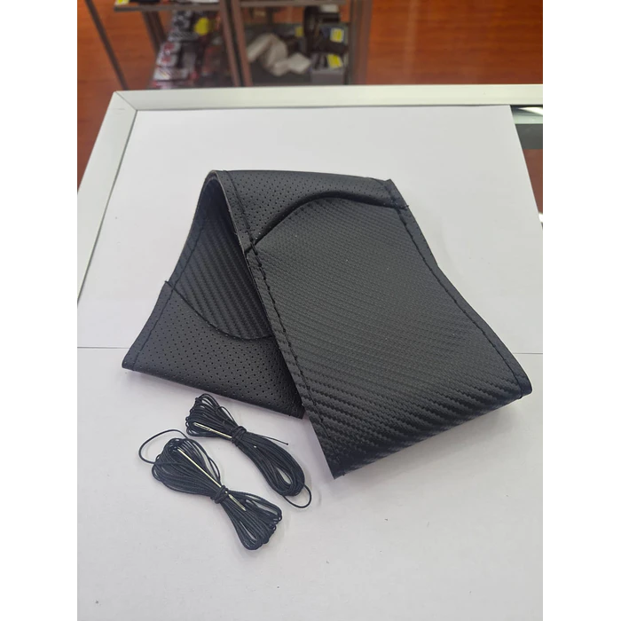 Funda Protectora para Volante diseño carbono ecocuero hilo negro 6