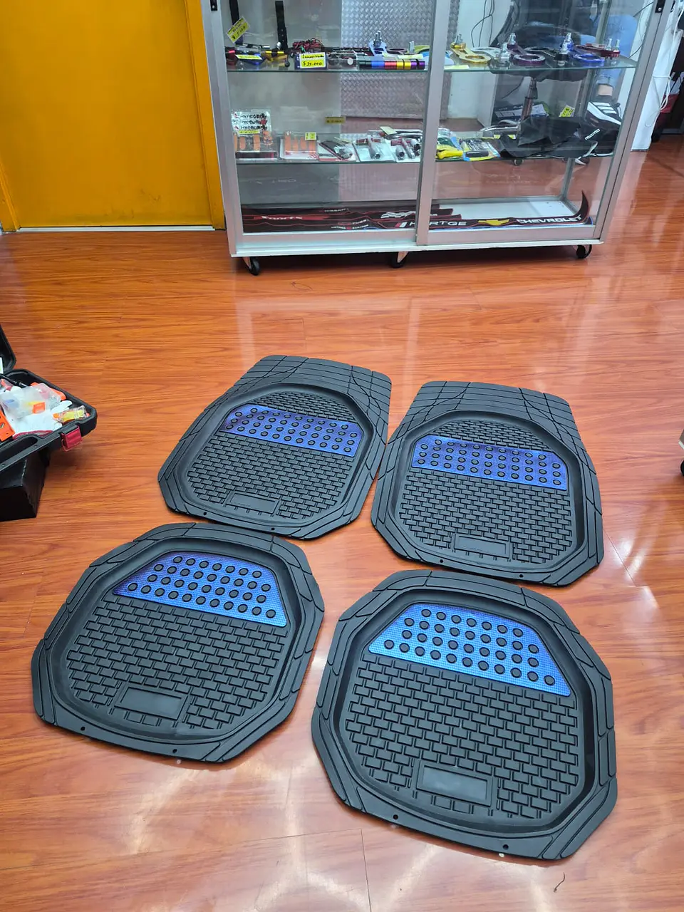 Set de alfombras pisos tapetes tipo bandeja negro con azul 5