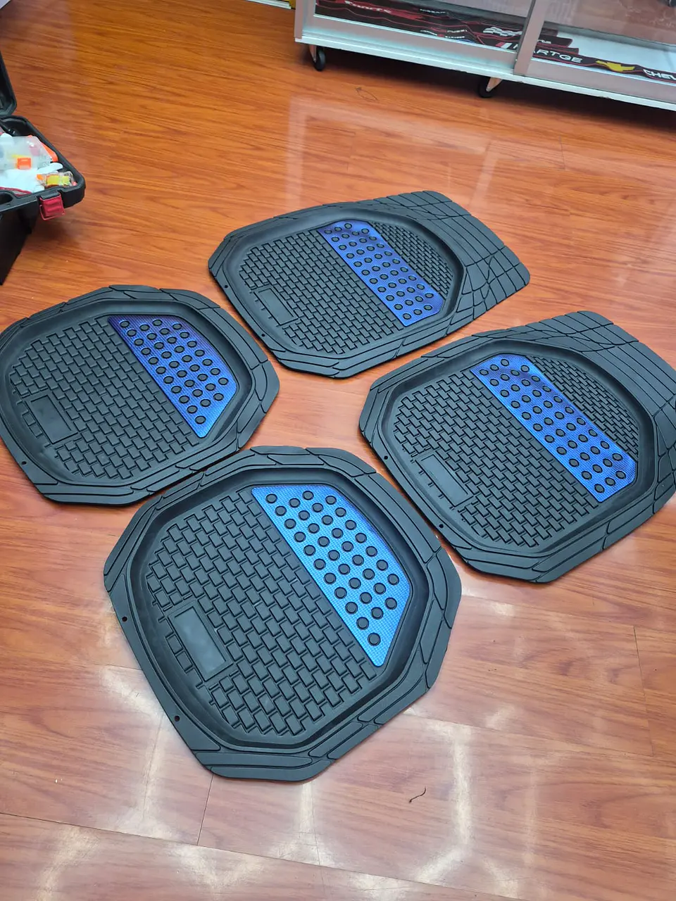 Set de alfombras pisos tapetes tipo bandeja negro con azul 8