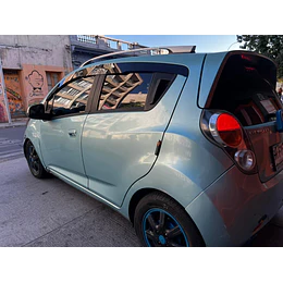 Bota Aguas de Acrílico 2mm plano Negro Brillante a Medida para Chervrolet Spark GT 2010 a 2016