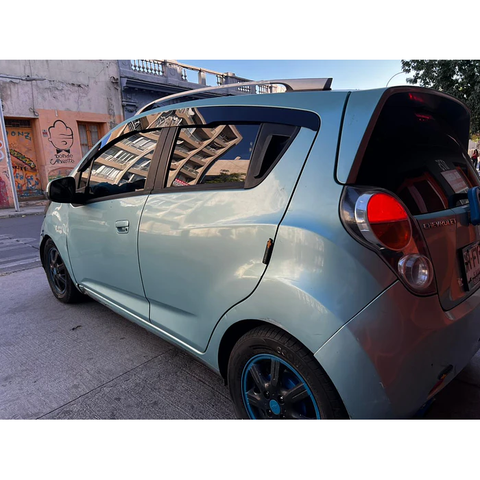 Bota Aguas de Acrílico 2mm plano Negro Brillante a Medida para Chervrolet Spark GT 2010 a 2016 1