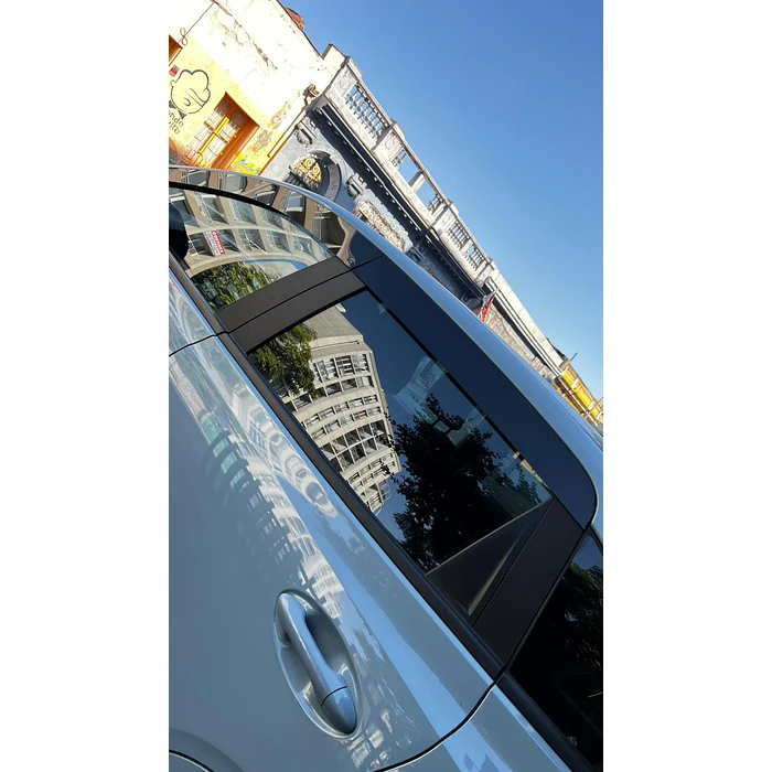 Bota Aguas de Acrílico 2mm plano Negro Brillante a Medida para chevrolet sail del 2023 al 2026 5