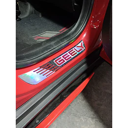 Cubre Zócalos / Pisadera Multifunción en Acrílico Protector para Autos Universal Geely