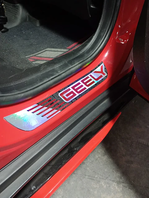 Cubre zócalos/pisadera multifunción acrílico - Geely