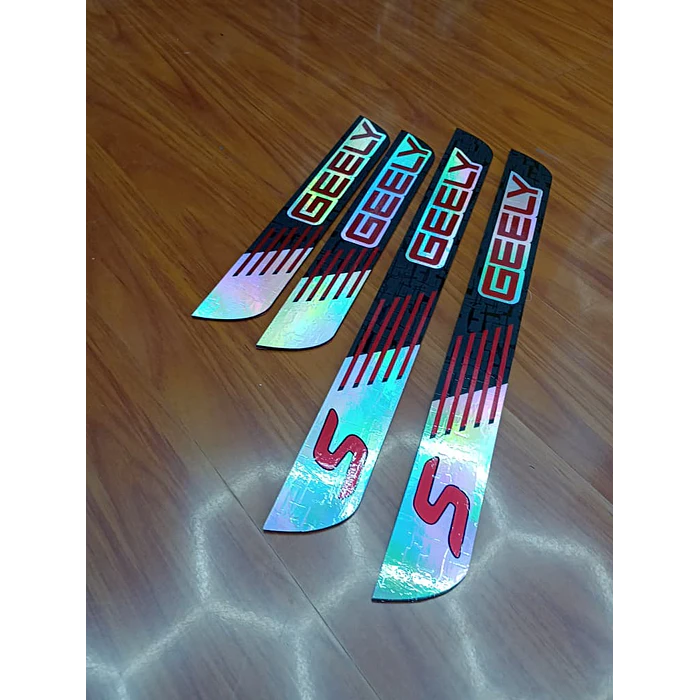 Cubre Zócalos / Pisadera Multifunción en Acrílico Protector para Autos Universal Geely 7