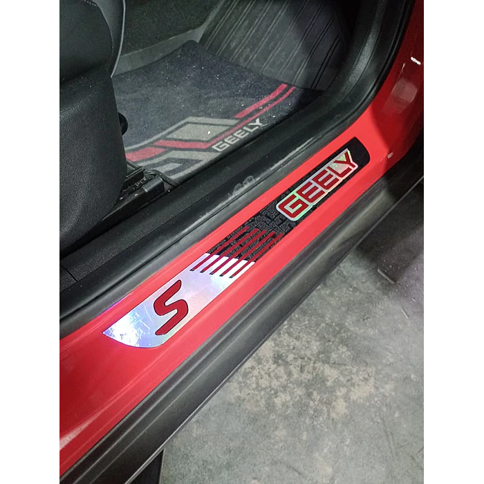 Cubre Zócalos / Pisadera Multifunción en Acrílico Protector para Autos Universal Geely 9