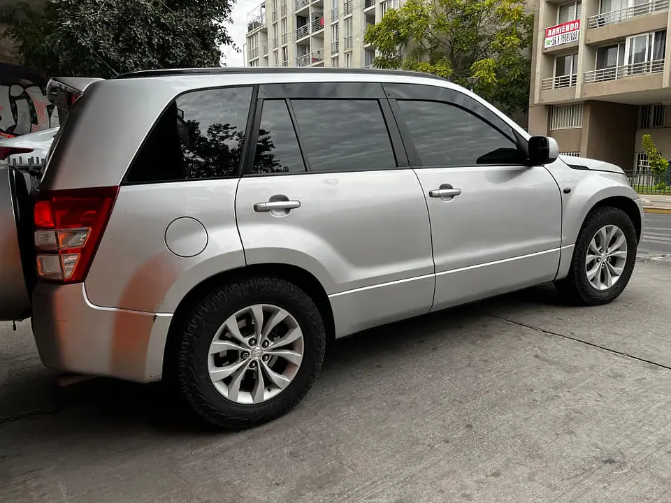 Bota aguas - 2mm Negro Brillante - Suzuki grand Vitara y Grand 5