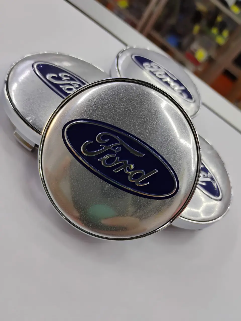 Set x4 Tapas para Centro de Llantas Ford gris centro azul 3