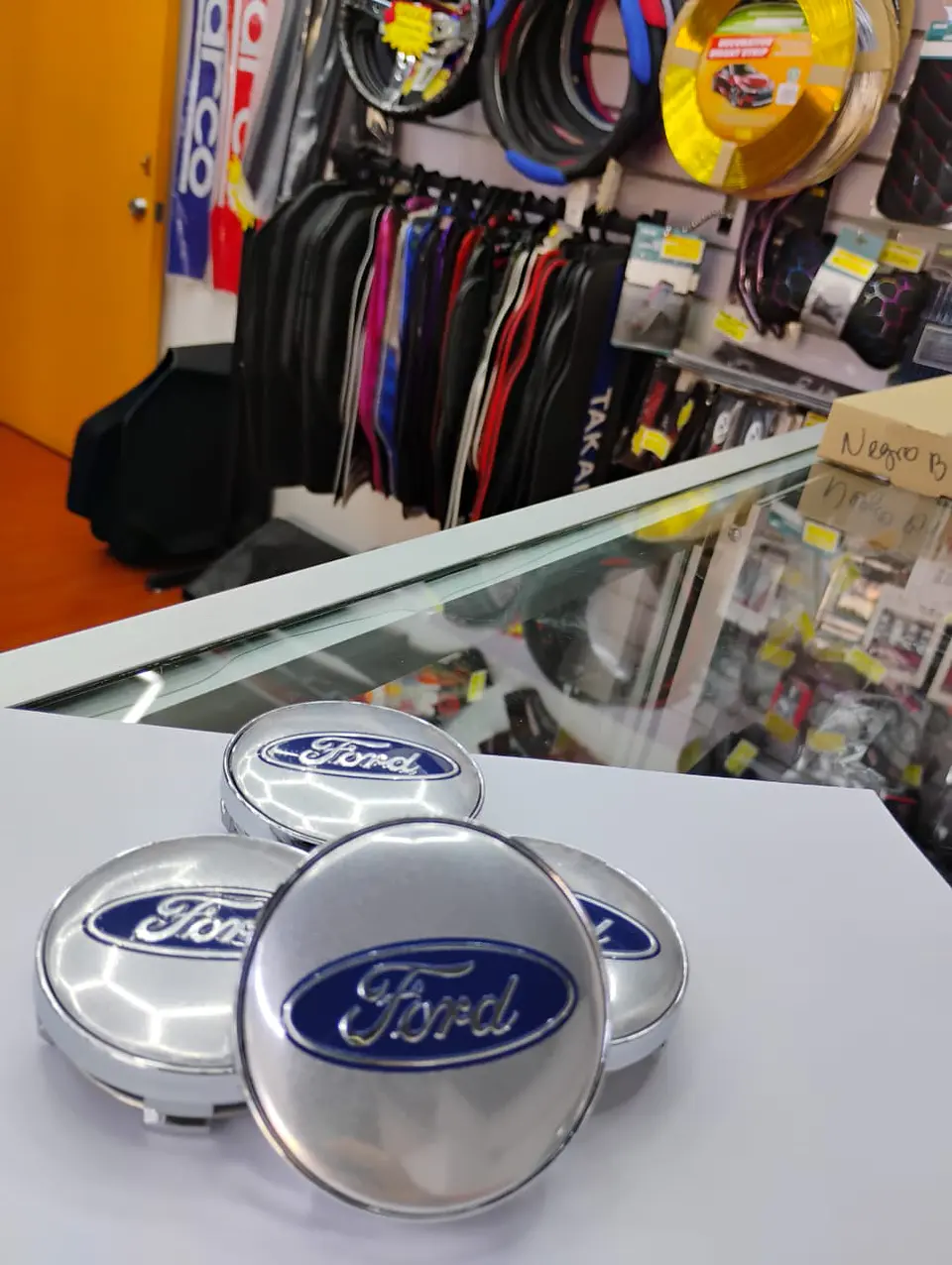 Set x4 Tapas para Centro de Llantas Ford gris centro azul 9