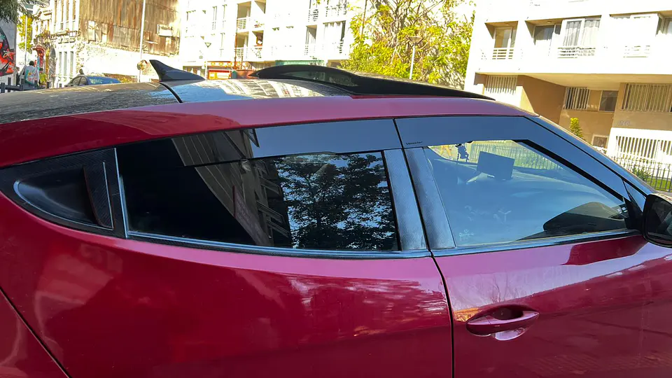 Bota Aguas 2mm Negro Brillante - Hyundai Veloster 2012-17 4