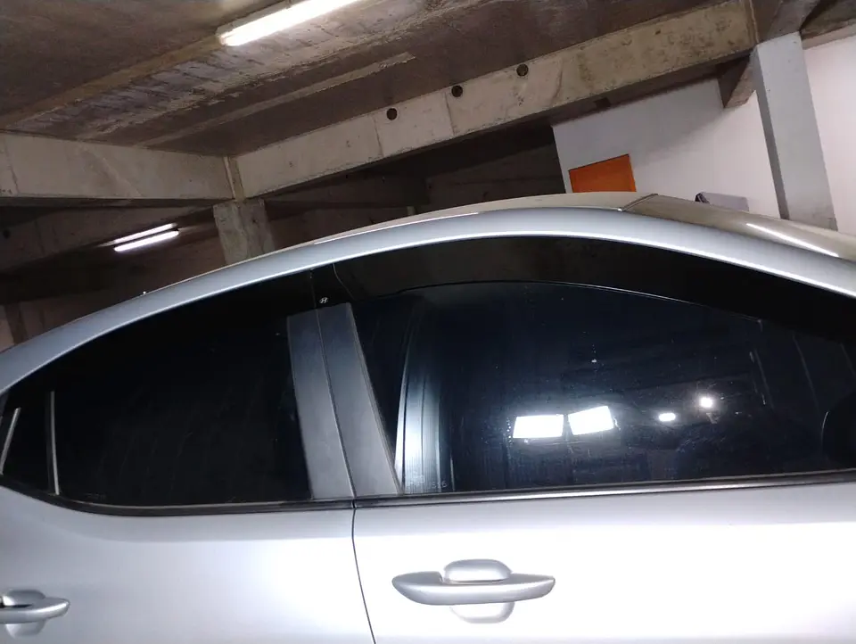 Bota Aguas Acrílico 2mm Negro Brillante - Hyundai Grand i10 2020-26 4