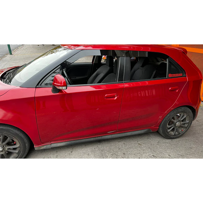 Bota Aguas de Acrílico 2mm plano Negro Brillante Mg3 hatchback 2019 al 2024 1