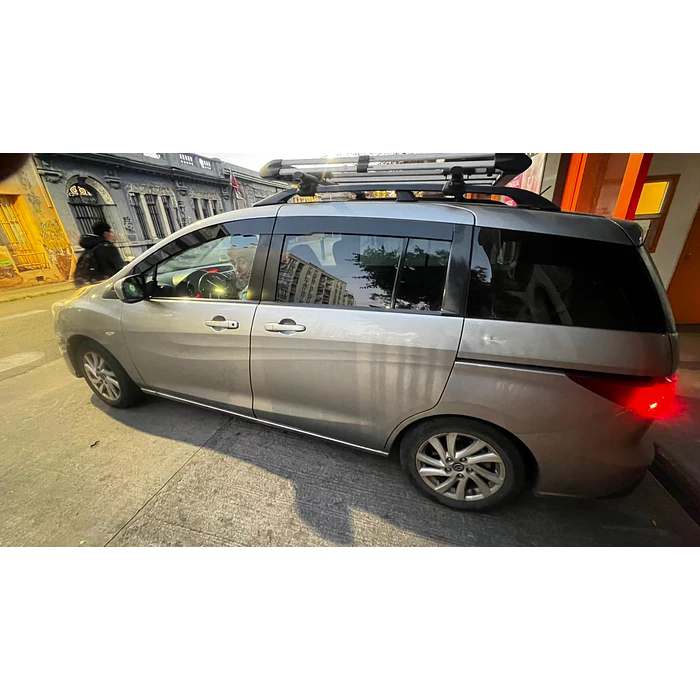 Bota Aguas de Acrílico 2mm plano Negro Brillante a Medida para auto mazda 5 2011 al 2017 3