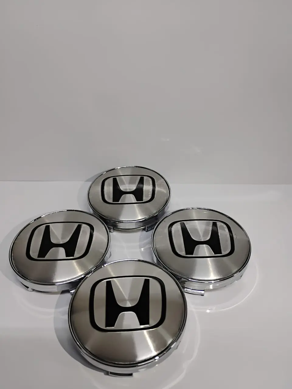 Set X4 Tapas centro de Llantas de autos tunning Honda plata con negro 3