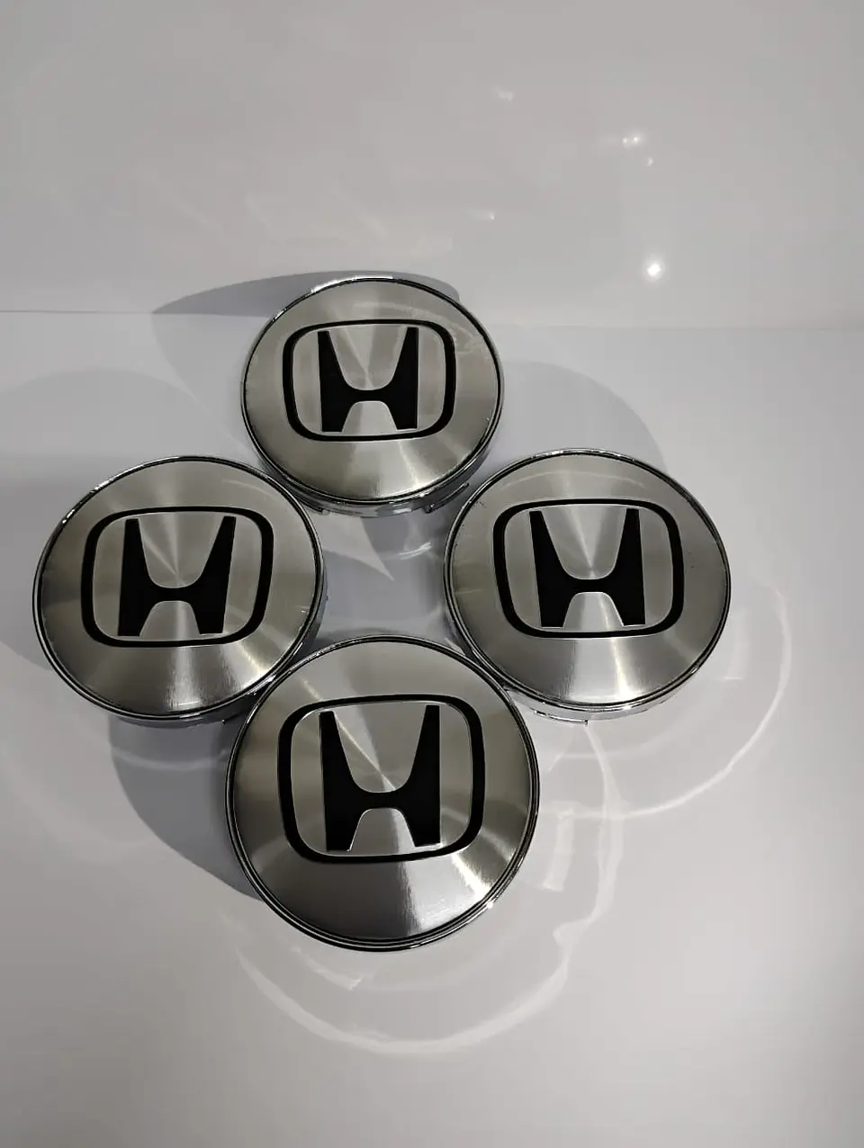 Set X4 Tapas centro de Llantas de autos tunning Honda plata con negro 8