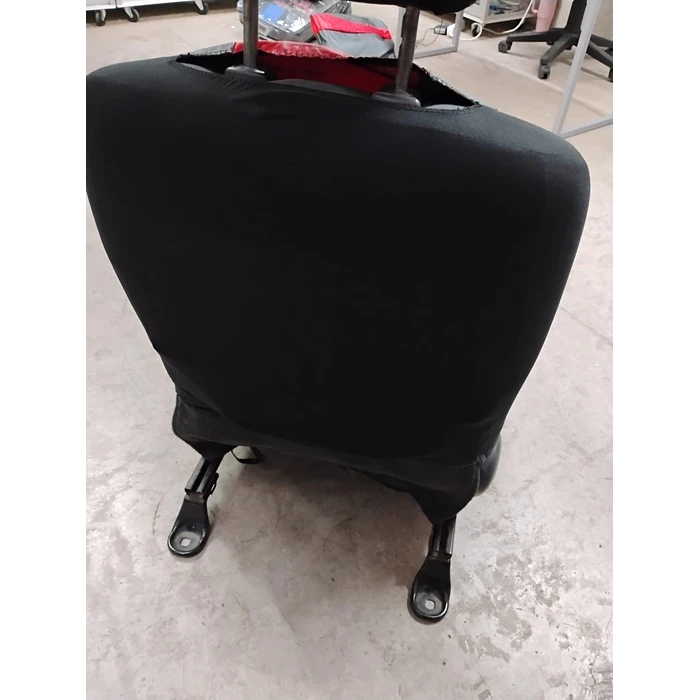 fundas cubre asientos* en ecocuero negro con franja roja 3