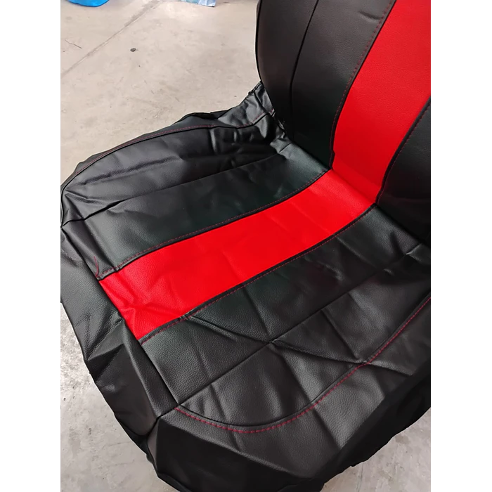 fundas cubre asientos* en ecocuero negro con franja roja 6