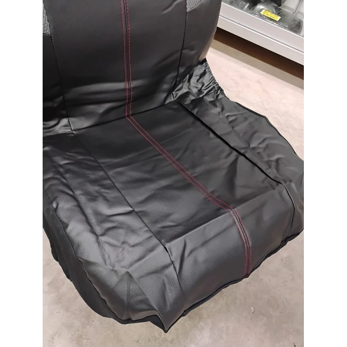 *fundas cubre asientos* en ecocuero negro con detalle en tela rojo y gris costura roja 8