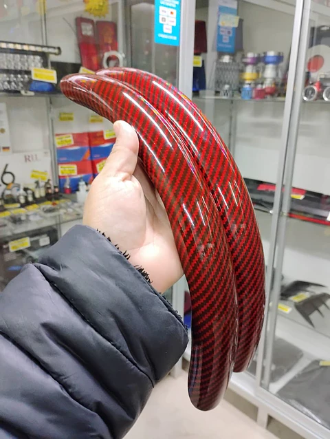 Cubierta de Volante Antideslizante de Lujo - 2 PIEZAS carbono Rojo