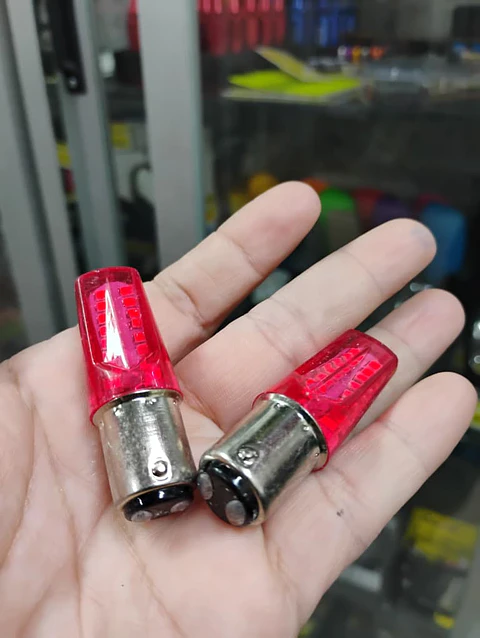 Par de ampolletas LED doble contacto pata dispareja 1157 intermitente con stop estrobo 