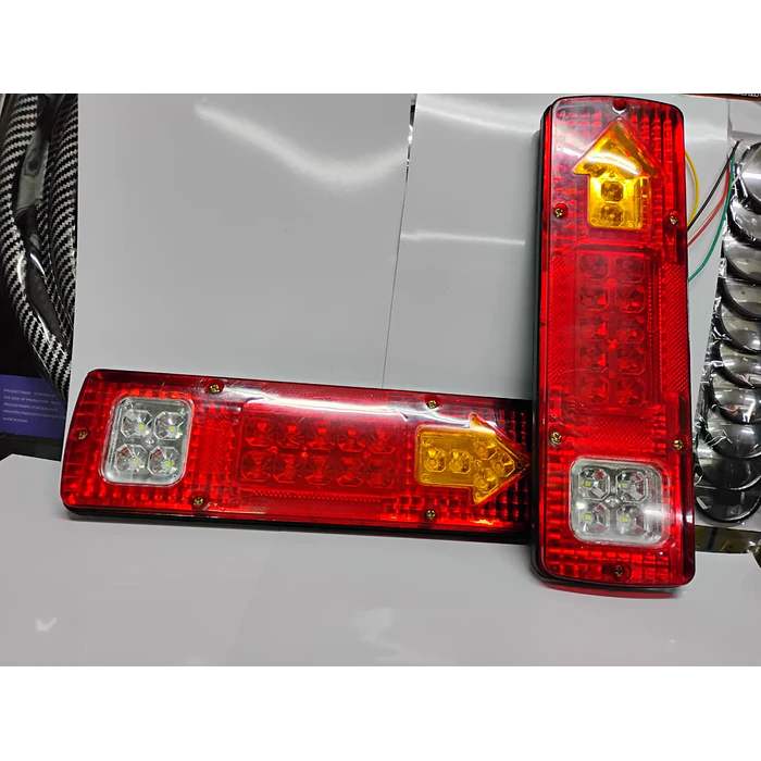 Par de focos led traseros 24V para Camiones CARRO DE ARRASTRE  2