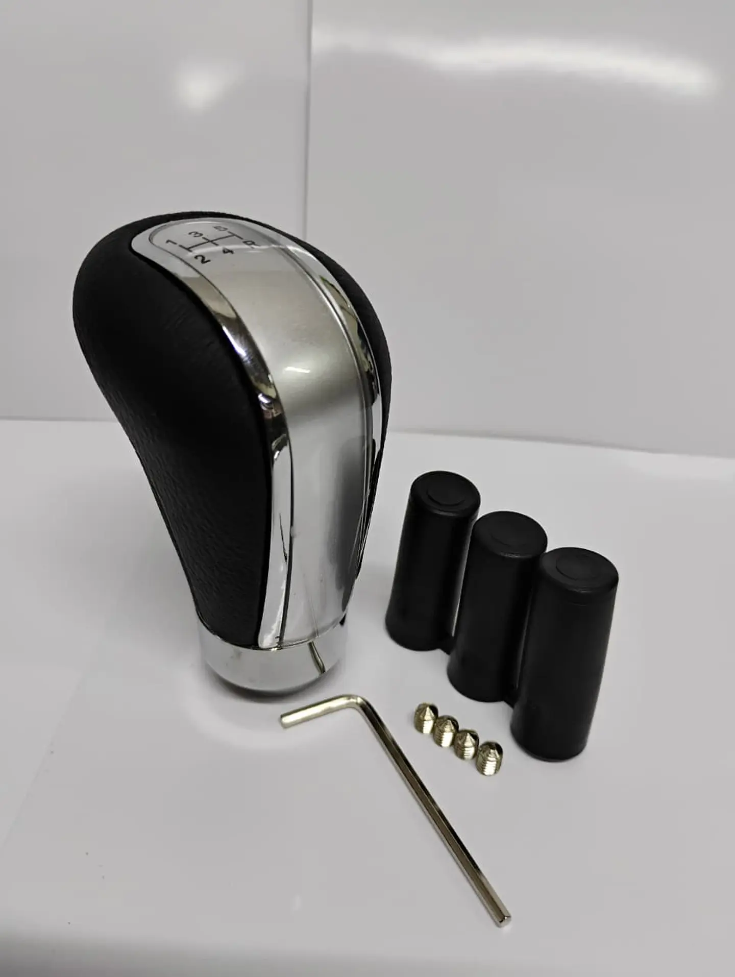Pomo perilla palanca cambios eco cuero Negro con centro plata 5 veloc 7