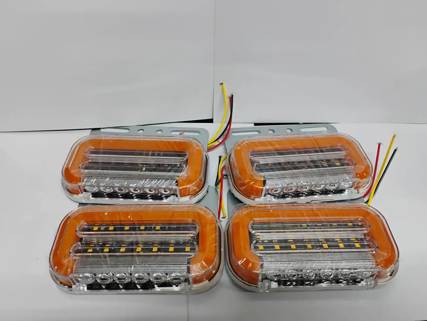 Pack 4 Focos LED Posición Trocha Señalización 12-24 V 3 Funciones. 9