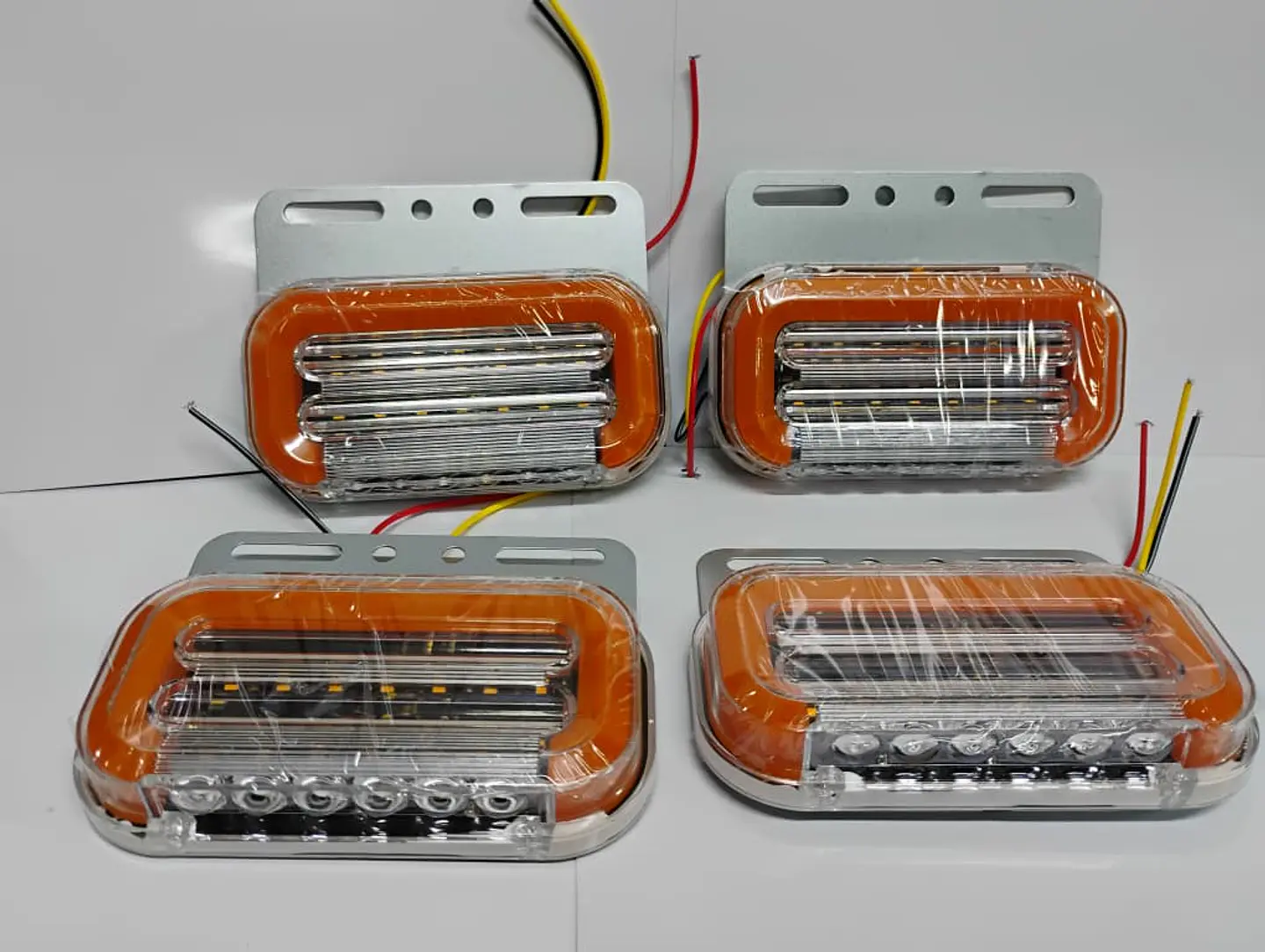 Pack 4 Focos LED Posición Trocha Señalización 12-24 V 3 Funciones. 10