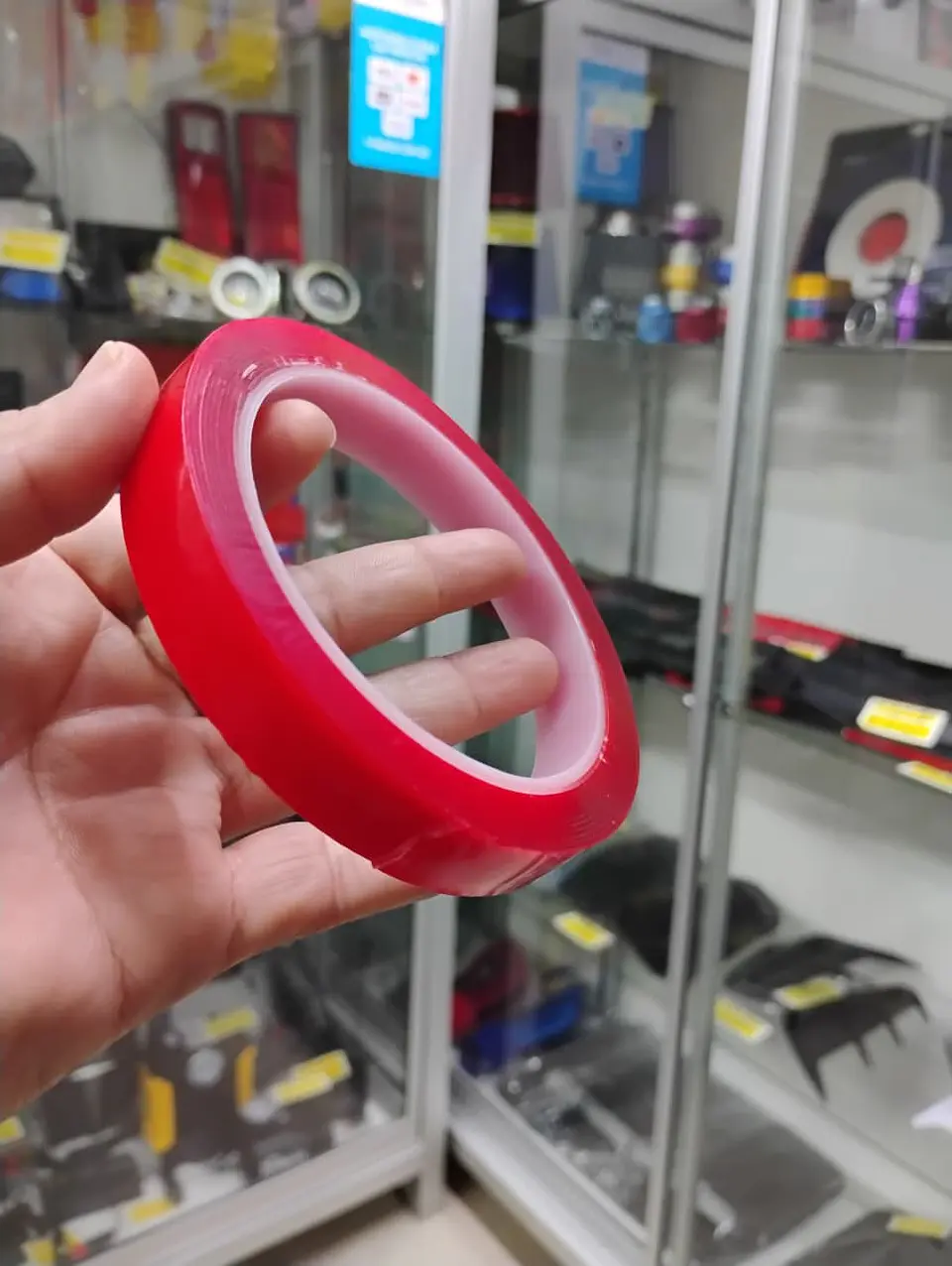 Cinta adhesiva doble cara transparente de 3mtrs de largo Por 1.5mm de ancho  9