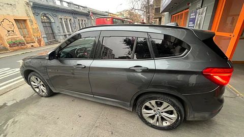 Bota Aguas 2mm Negro Brillante - BMW x1 2019 6 piezas